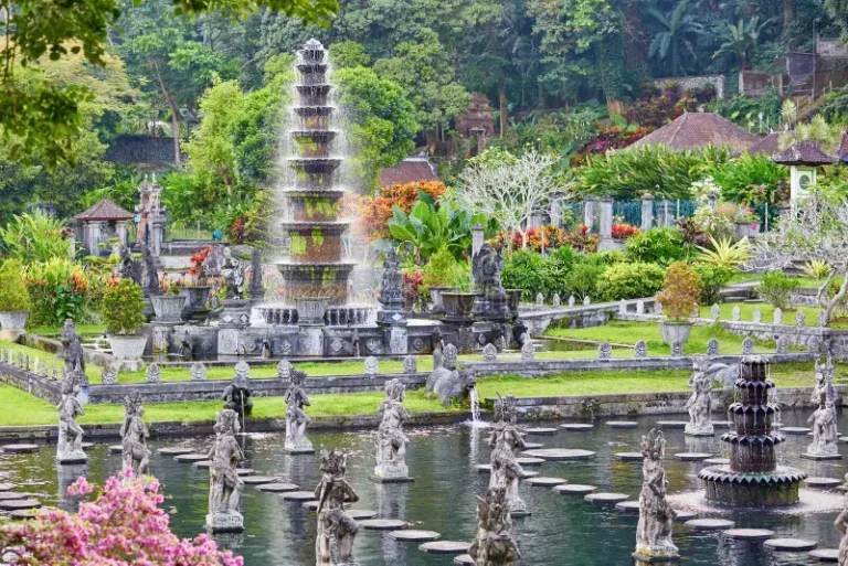 water-palace-tirta-gangga-east-bali-indonesia-47758183