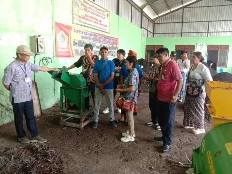Kegiatan mendampingi Monev tim Osaki di tps3R Desa Bona Blahbatuh